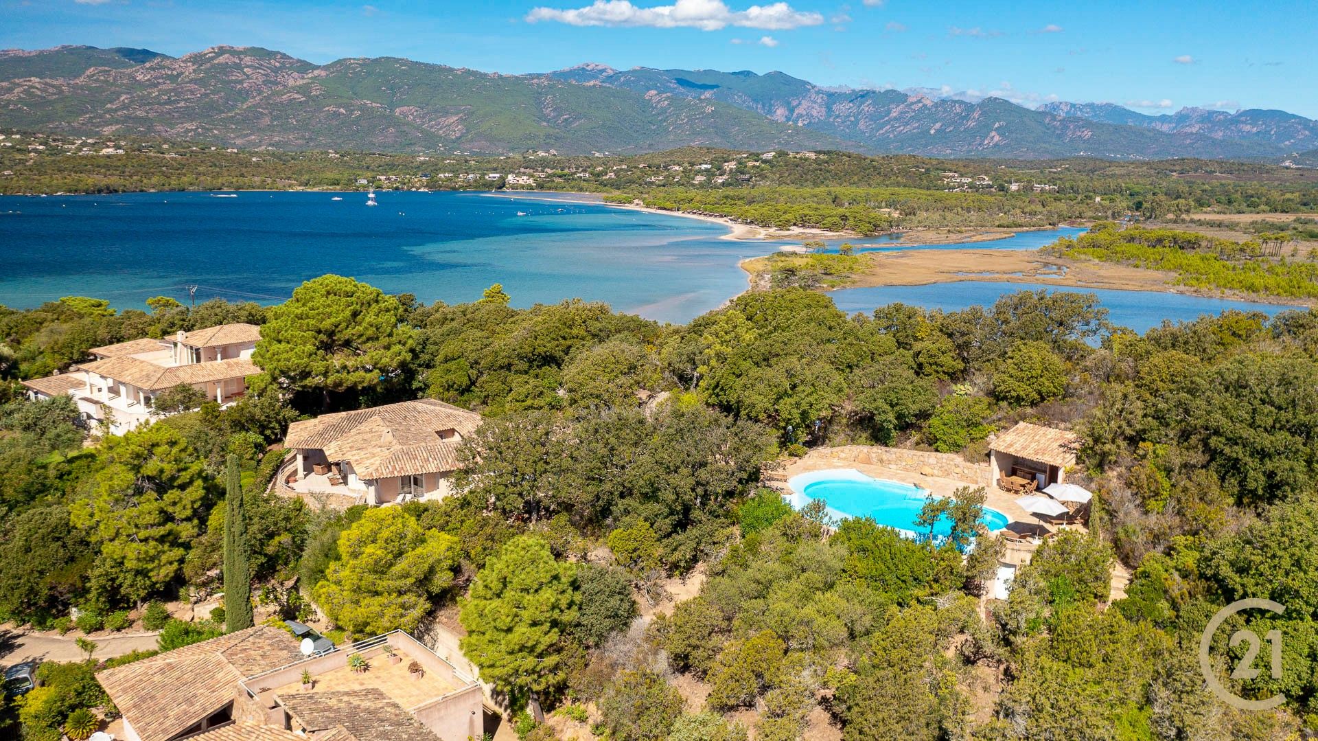 Location saisonnière Villa 7&nbsp;Pièces 250&nbsp;m² Lecci