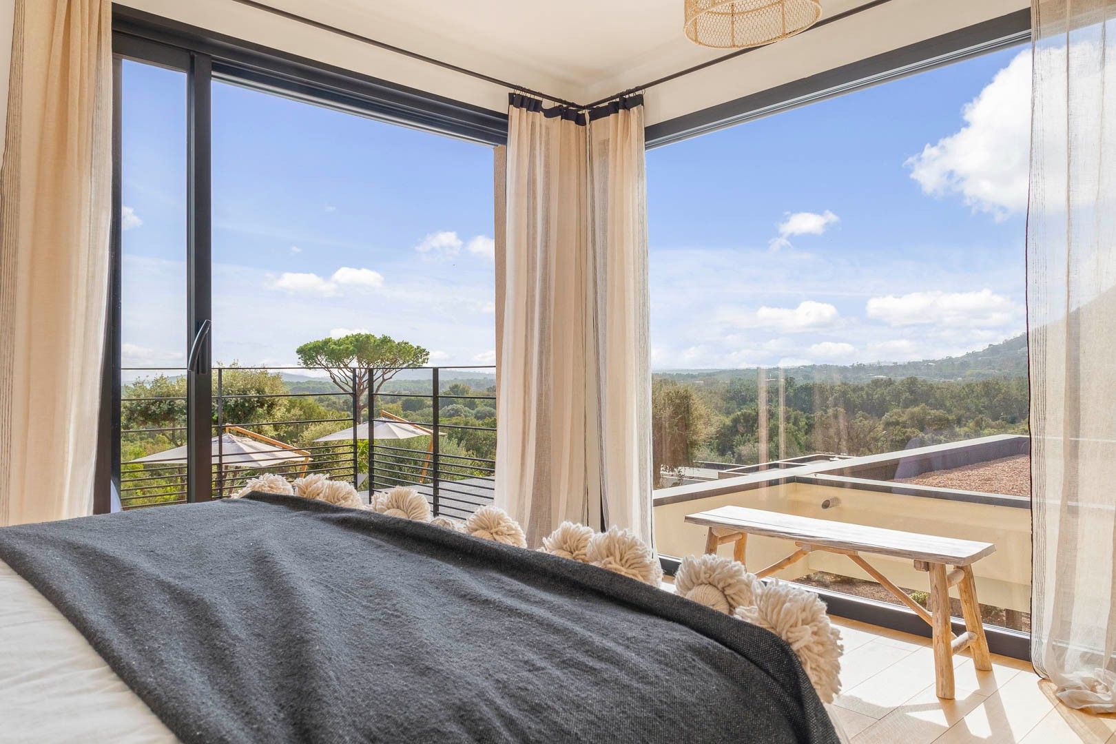 Location saisonnière Villa 6&nbsp;Pièces 250&nbsp;m² Sainte-Lucie De Porto-Vecchio