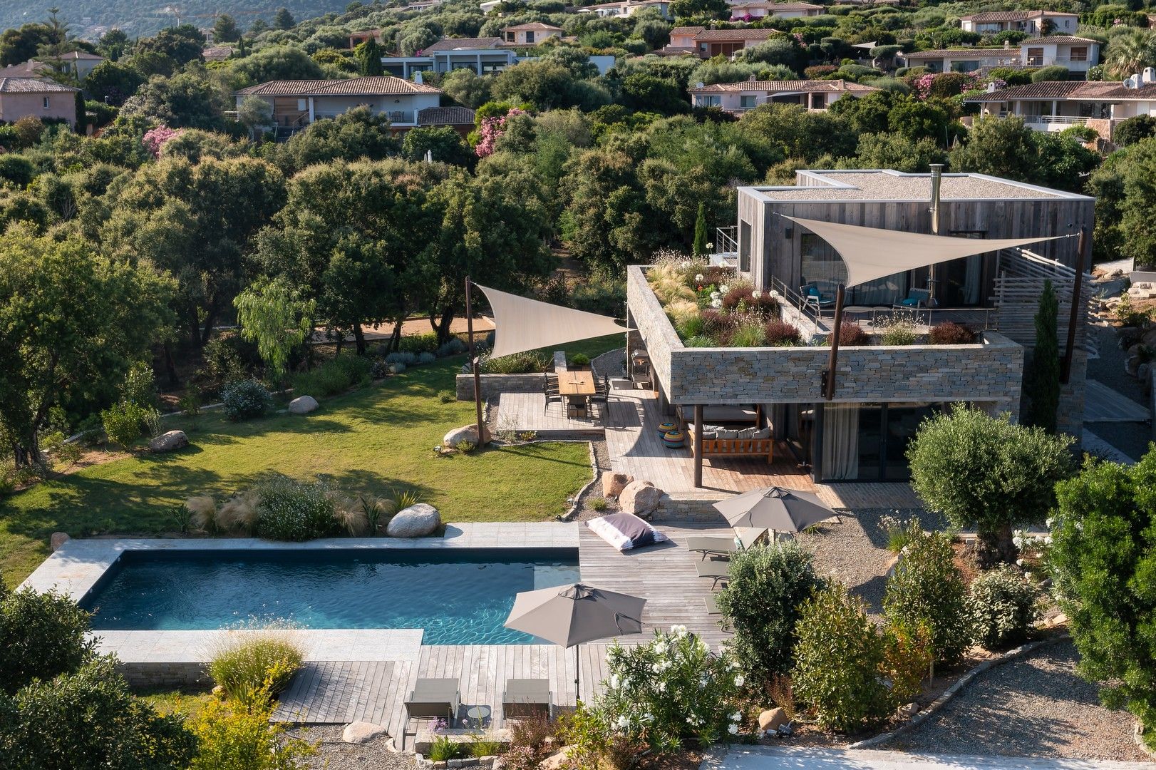 Location saisonnière Villa 5&nbsp;Pièces 190&nbsp;m² Sainte-Lucie De Porto-Vecchio
