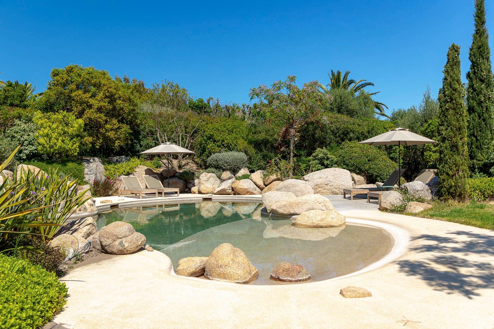Location saisonnière Villa 6&nbsp;Pièces 200&nbsp;m² Sainte-Lucie De Porto-Vecchio