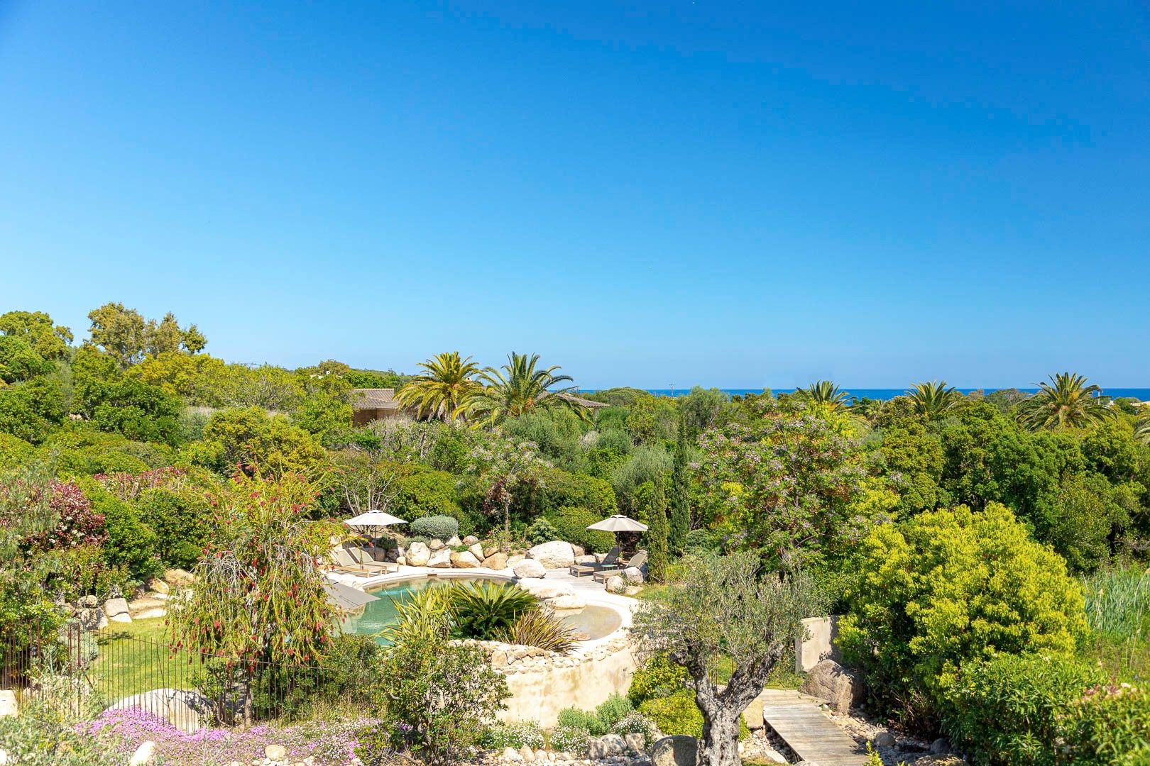 Location saisonnière Villa 6&nbsp;Pièces 200&nbsp;m² Sainte-Lucie De Porto-Vecchio