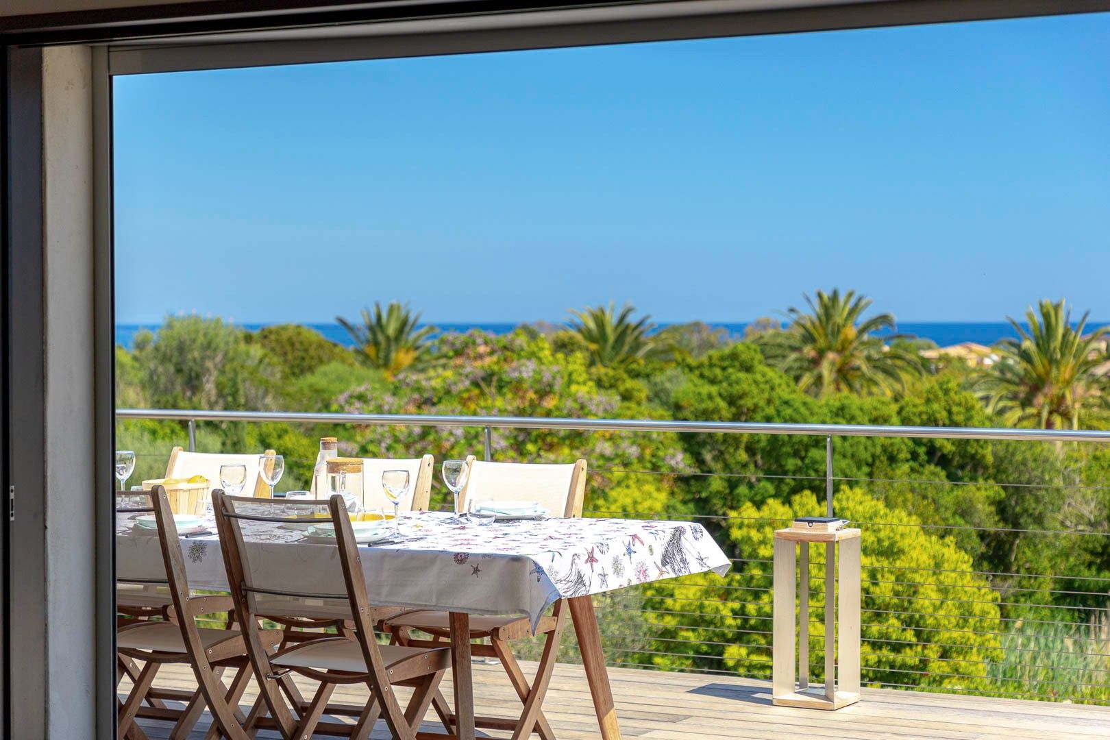 Location saisonnière Villa 6&nbsp;Pièces 200&nbsp;m² Sainte-Lucie De Porto-Vecchio