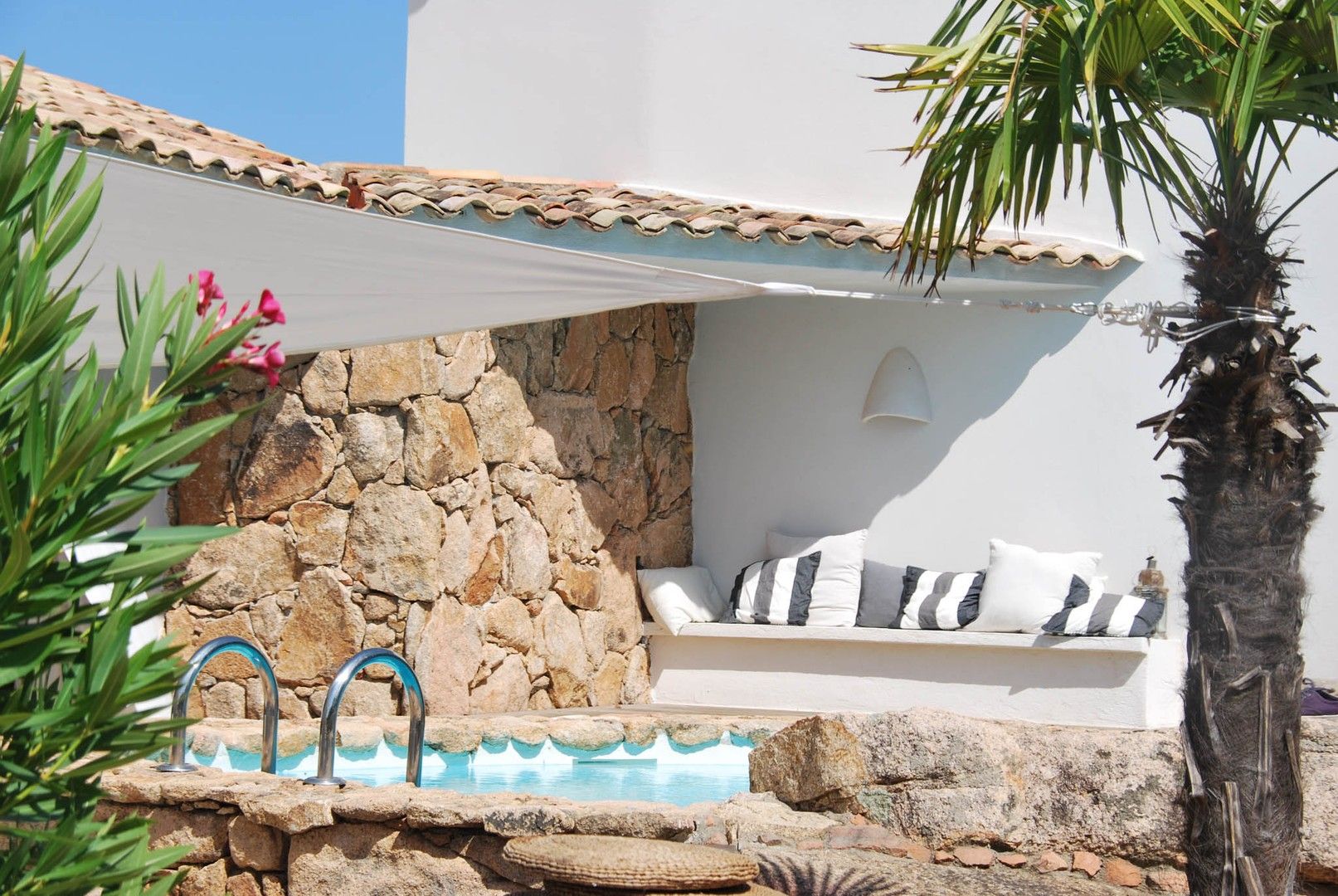 Location saisonnière Villa 6&nbsp;Pièces 200&nbsp;m² Sainte-Lucie De Porto-Vecchio