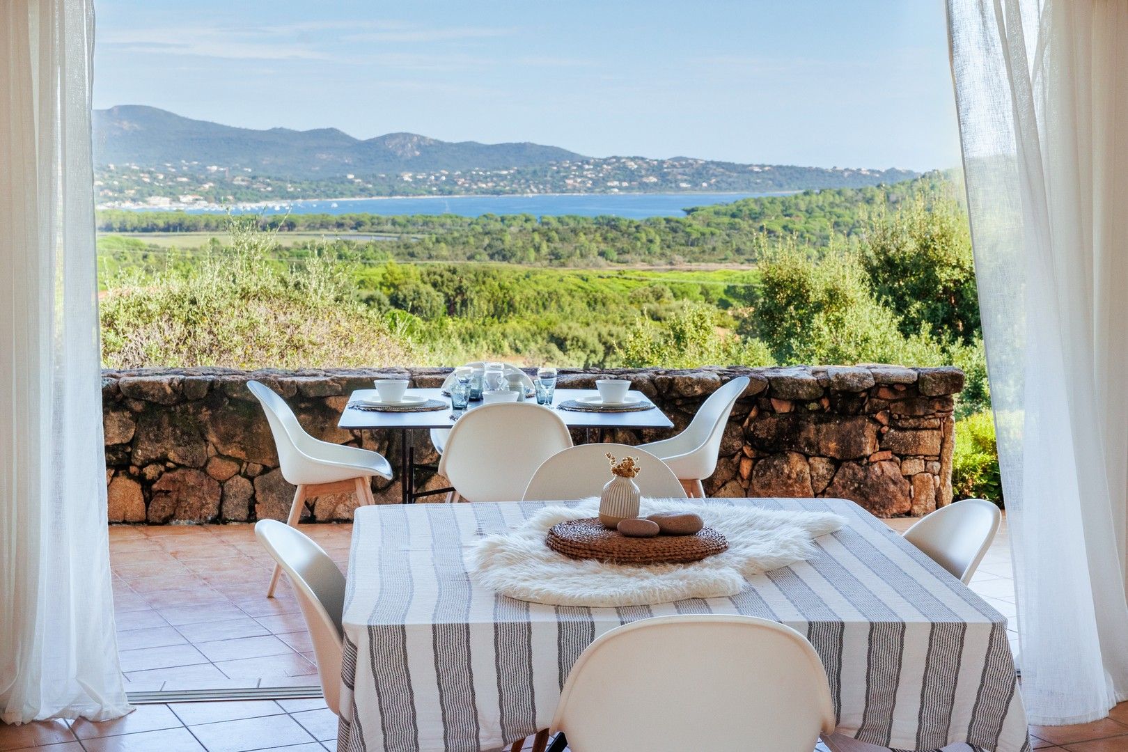 Location saisonnière Villa 6&nbsp;Pièces 200&nbsp;m² Sainte-Lucie De Porto-Vecchio