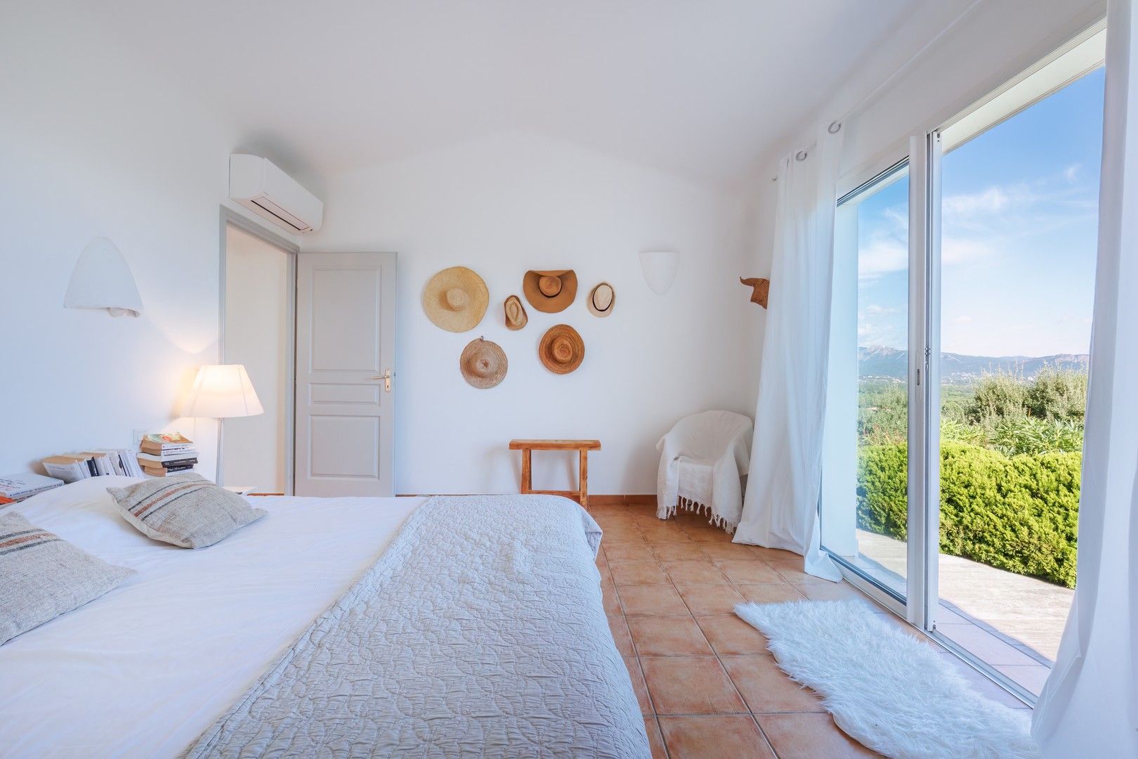 Location saisonnière Villa 6&nbsp;Pièces 200&nbsp;m² Sainte-Lucie De Porto-Vecchio