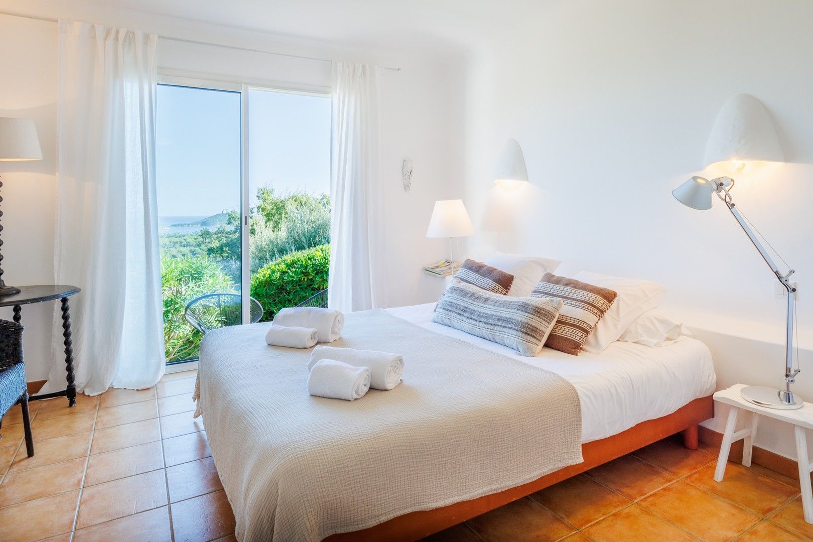 Location saisonnière Villa 6&nbsp;Pièces 200&nbsp;m² Sainte-Lucie De Porto-Vecchio
