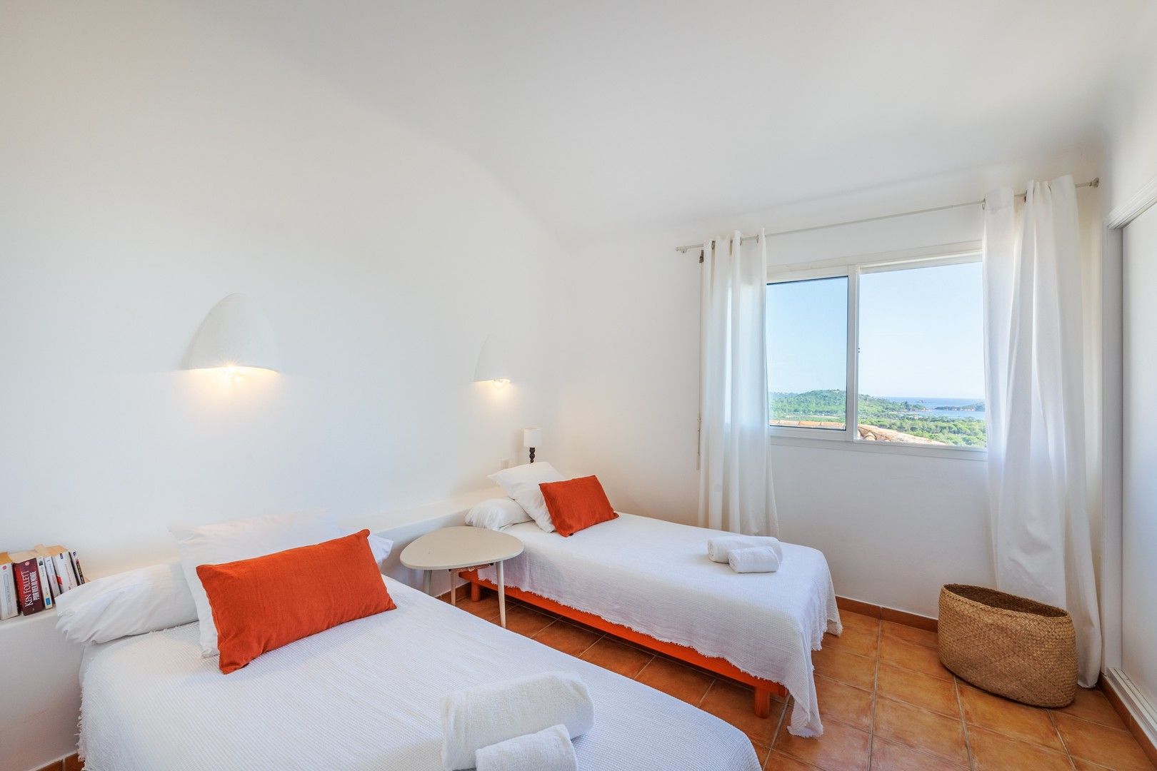 Location saisonnière Villa 6&nbsp;Pièces 200&nbsp;m² Sainte-Lucie De Porto-Vecchio