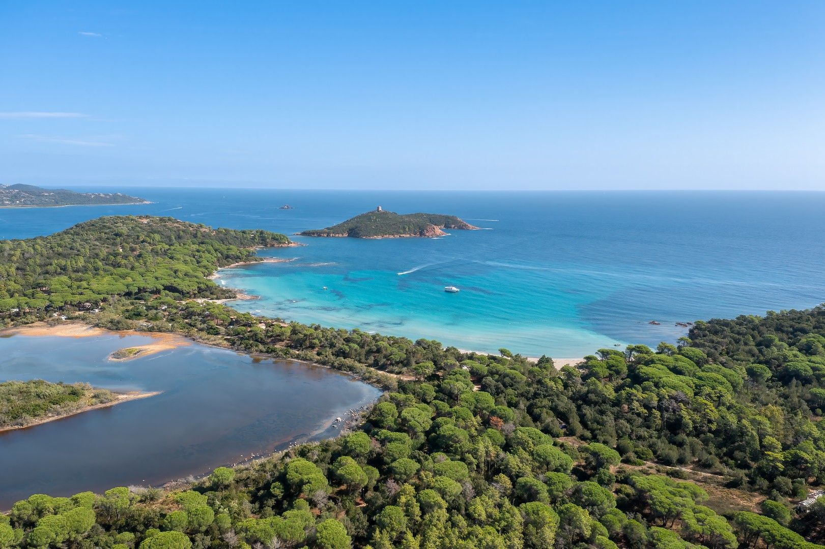 Location saisonnière Villa 6&nbsp;Pièces 200&nbsp;m² Sainte-Lucie De Porto-Vecchio