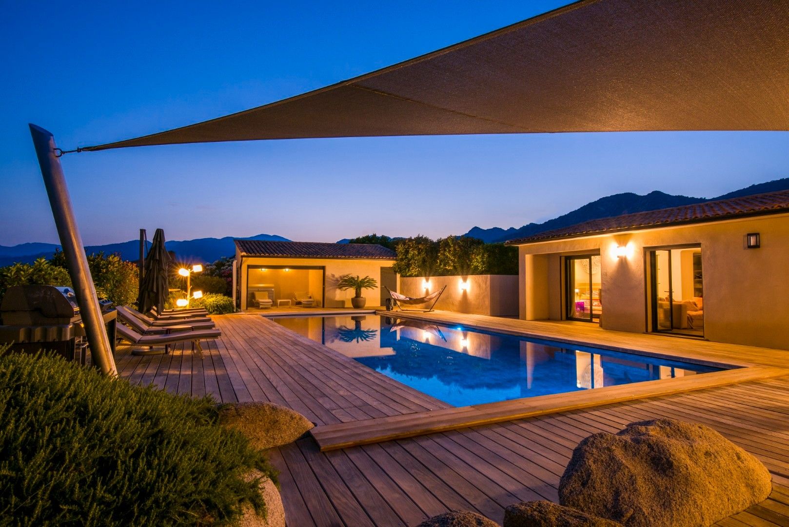 Sale Villa 6&nbsp;rooms 225&nbsp;m² Sainte-Lucie De Porto-Vecchio