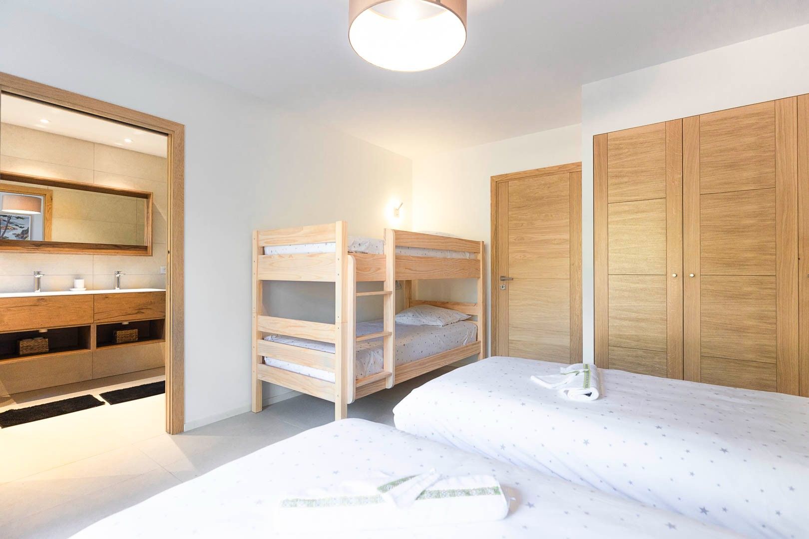 Location saisonnière Villa 6&nbsp;Pièces 250&nbsp;m² Sainte-Lucie De Porto-Vecchio