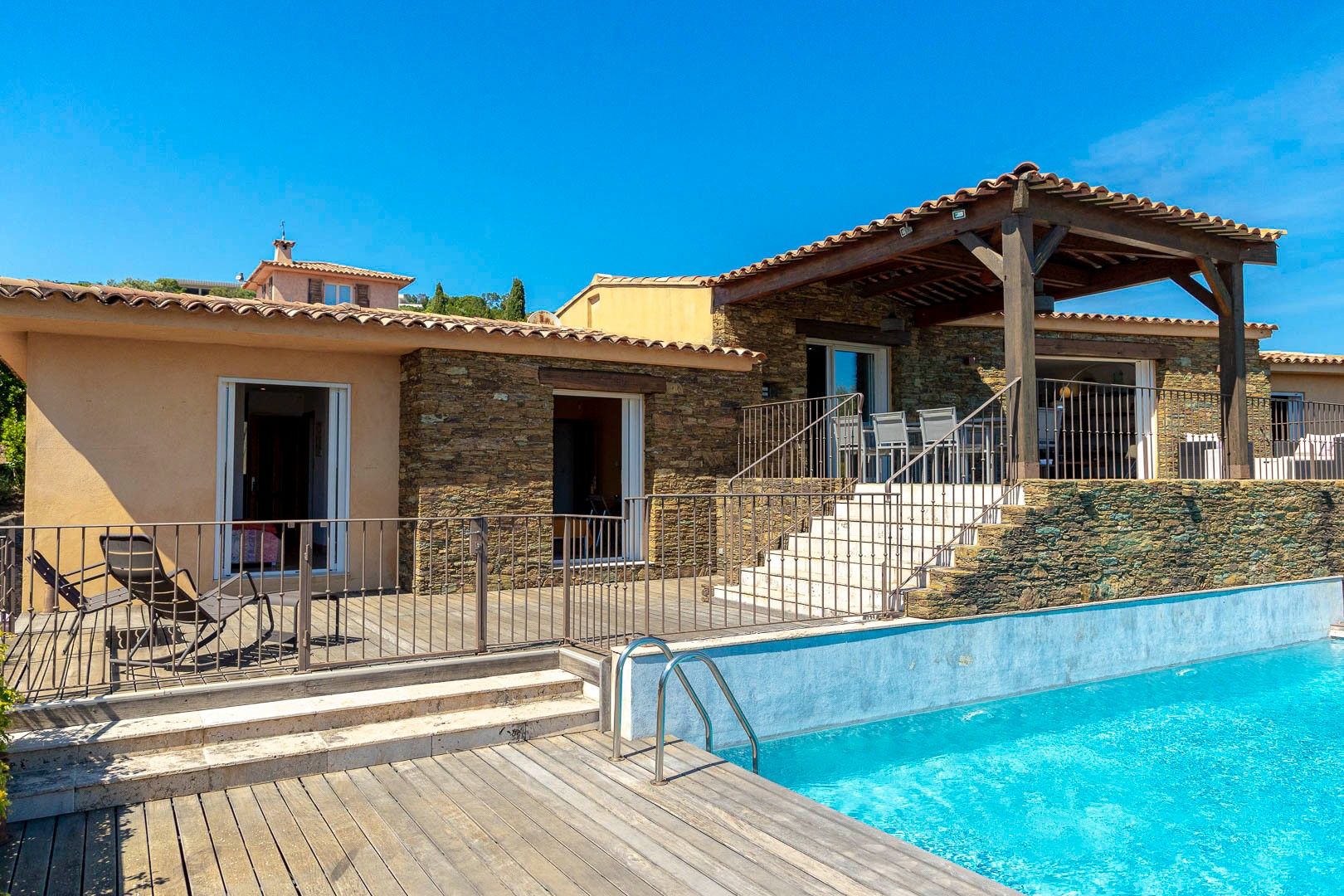 Acheter Villa 5&nbsp;Pièces 146&nbsp;m² Sainte-Lucie De Porto-Vecchio