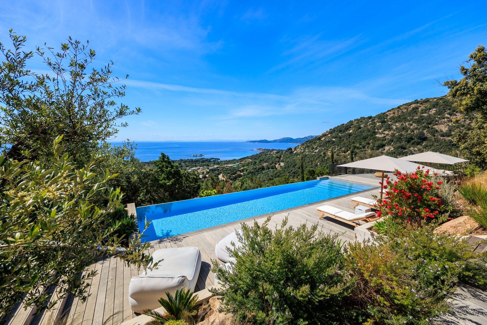 Location saisonnière Villa 7&nbsp;Pièces 300&nbsp;m² Porto-Vecchio