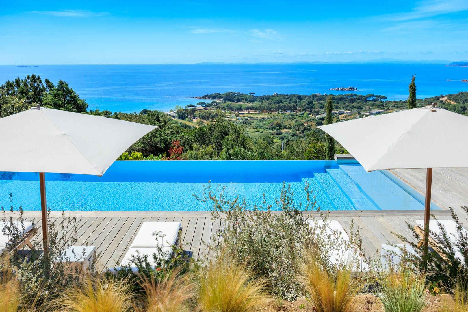Location saisonnière Villa 7&nbsp;Pièces 300&nbsp;m² Porto-Vecchio