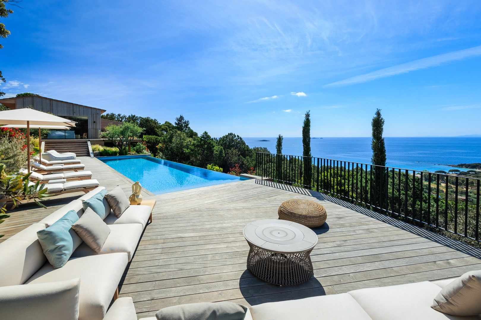 Location saisonnière Villa 7&nbsp;Pièces 300&nbsp;m² Porto-Vecchio