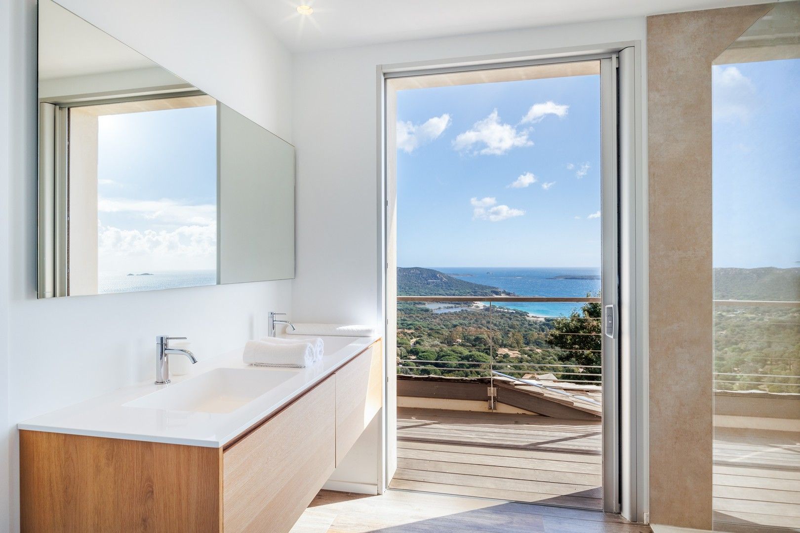 Location saisonnière Villa 8&nbsp;Pièces 400&nbsp;m² Porto-Vecchio