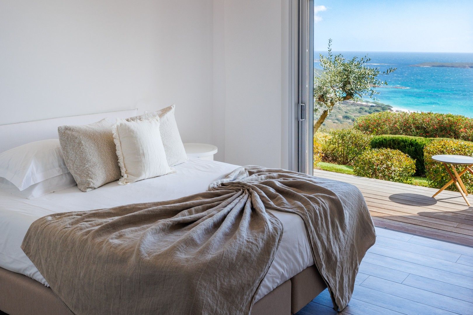 Location saisonnière Villa 8&nbsp;Pièces 400&nbsp;m² Porto-Vecchio