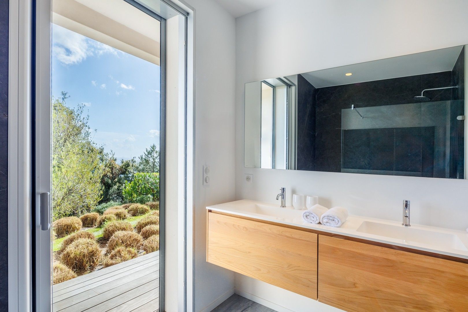 Location saisonnière Villa 8&nbsp;Pièces 400&nbsp;m² Porto-Vecchio