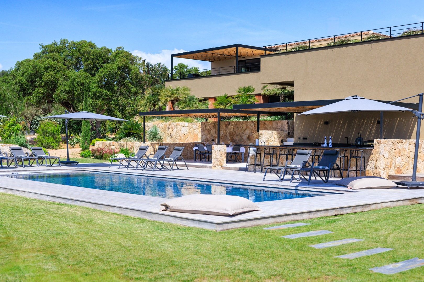 Location saisonnière Villa 7&nbsp;Pièces 300&nbsp;m² Sainte-Lucie De Porto-Vecchio