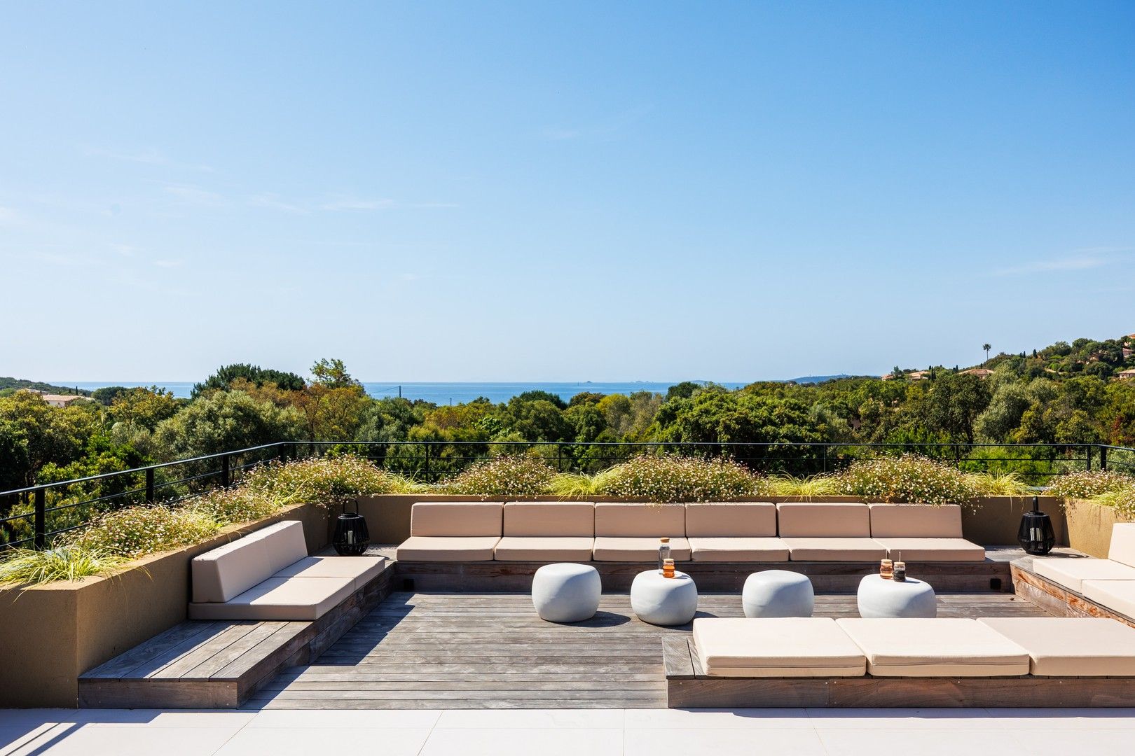 Location saisonnière Villa 7&nbsp;Pièces 300&nbsp;m² Sainte-Lucie De Porto-Vecchio