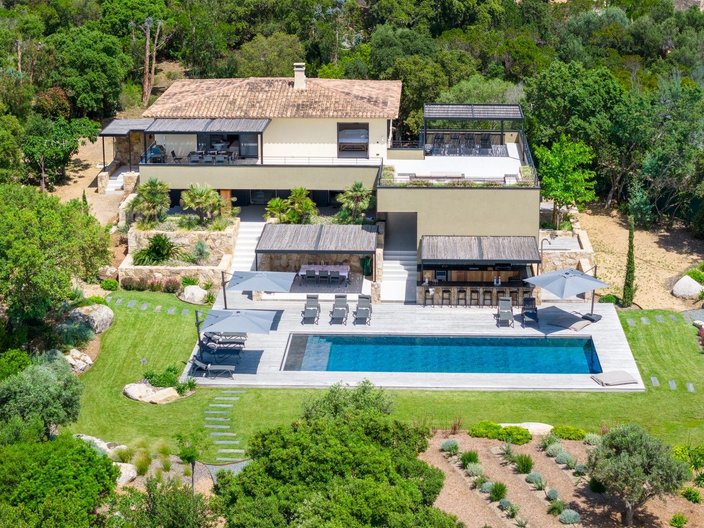 Location saisonnière Villa 7&nbsp;Pièces 300&nbsp;m² Sainte-Lucie De Porto-Vecchio