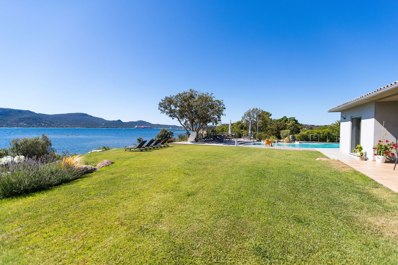 Location saisonnière Villa 8&nbsp;Pièces 200&nbsp;m² Porto-Vecchio