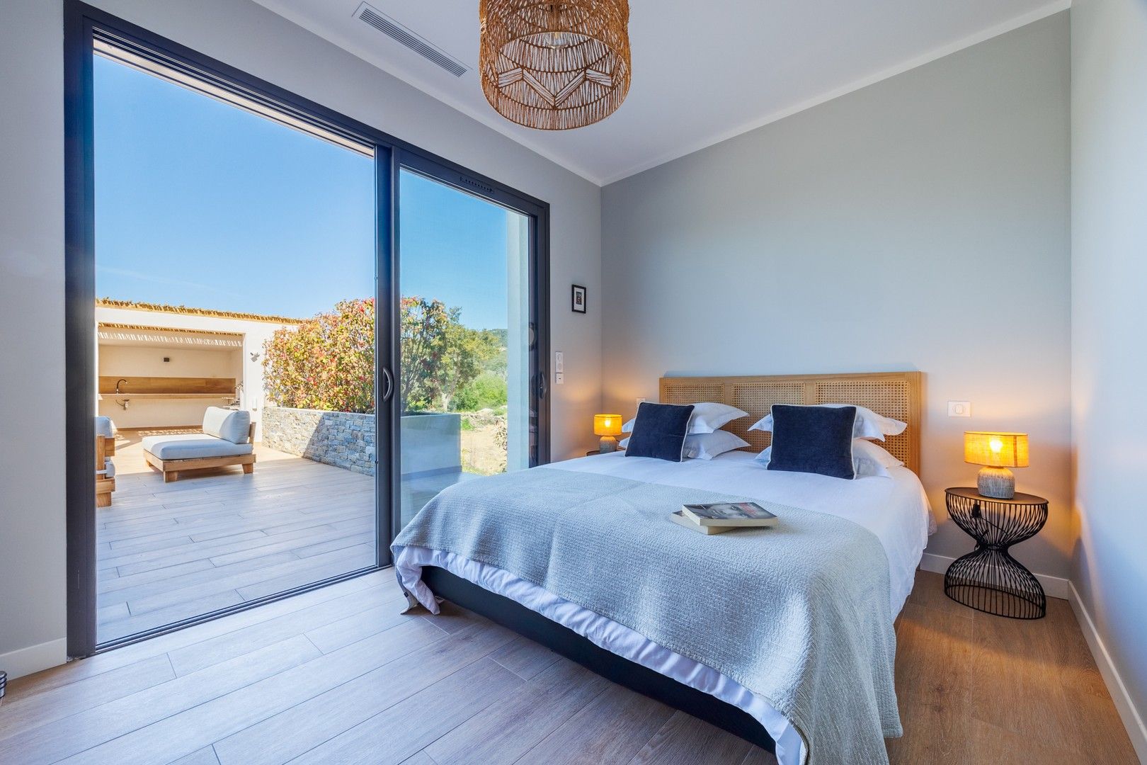 Location saisonnière Villa 4&nbsp;Pièces 190&nbsp;m² Sainte-Lucie De Porto-Vecchio