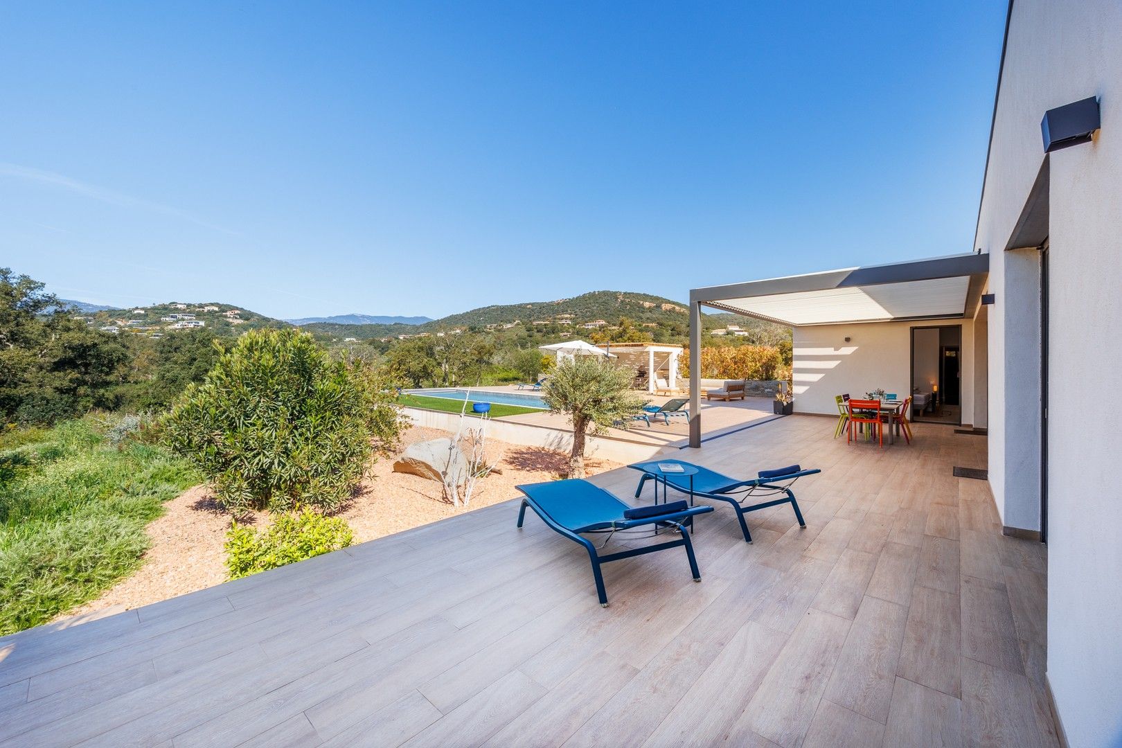 Location saisonnière Villa 4&nbsp;Pièces 190&nbsp;m² Sainte-Lucie De Porto-Vecchio