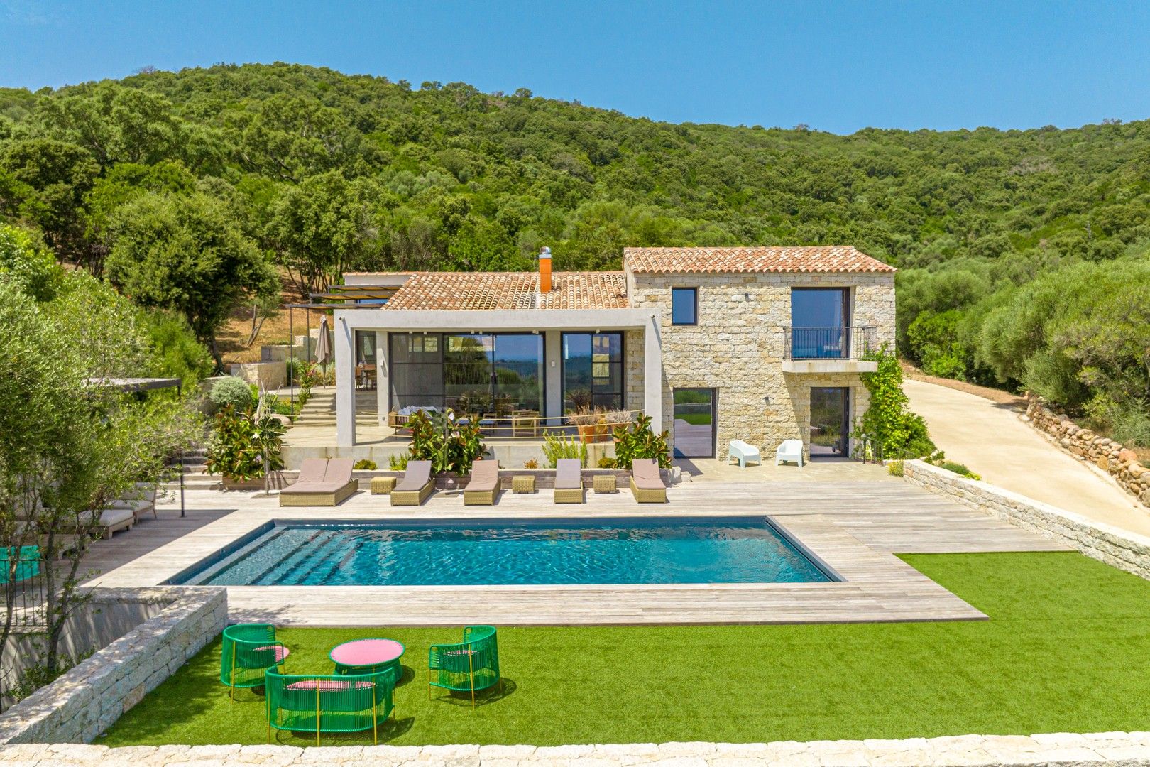 Location saisonnière Villa 5&nbsp;Pièces 280&nbsp;m² Sainte-Lucie De Porto-Vecchio