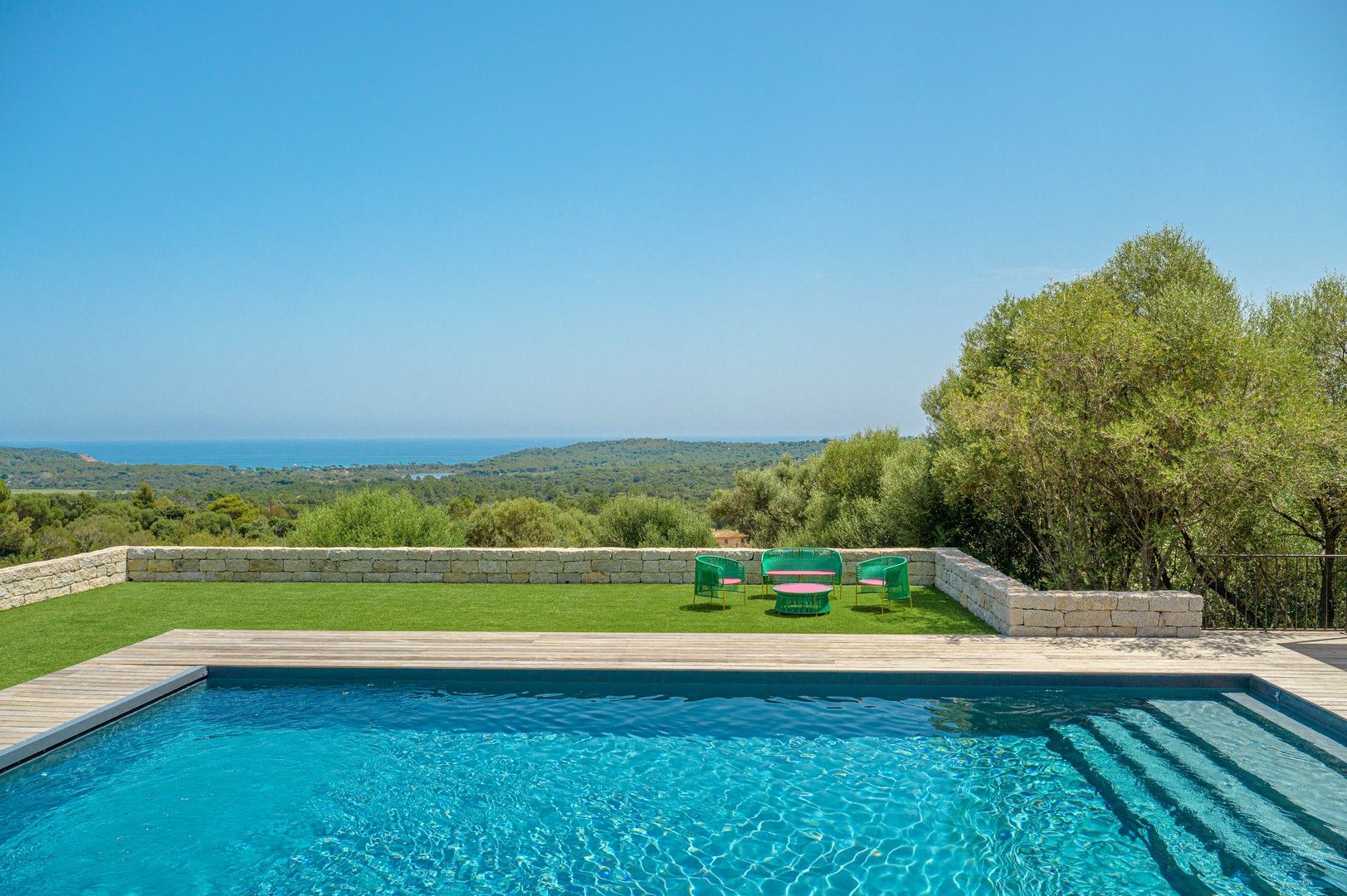 Location saisonnière Villa 5&nbsp;Pièces 280&nbsp;m² Sainte-Lucie De Porto-Vecchio