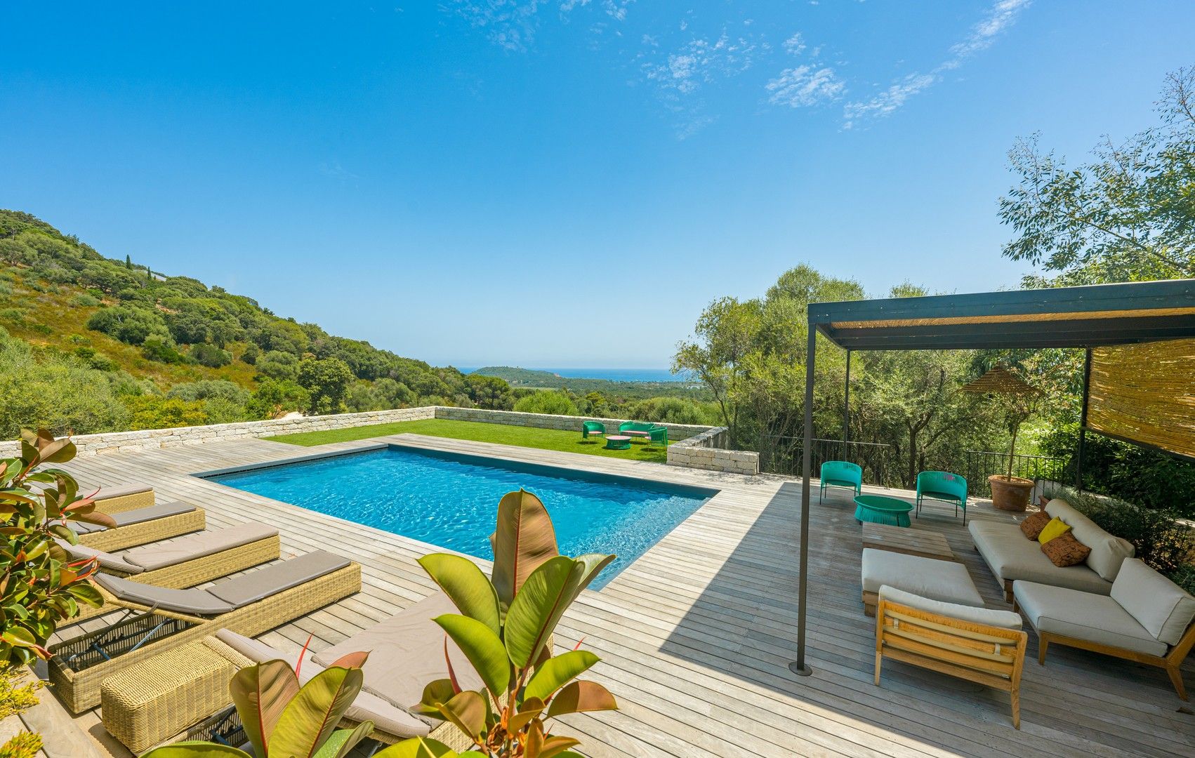 Location saisonnière Villa 5&nbsp;Pièces 280&nbsp;m² Sainte-Lucie De Porto-Vecchio