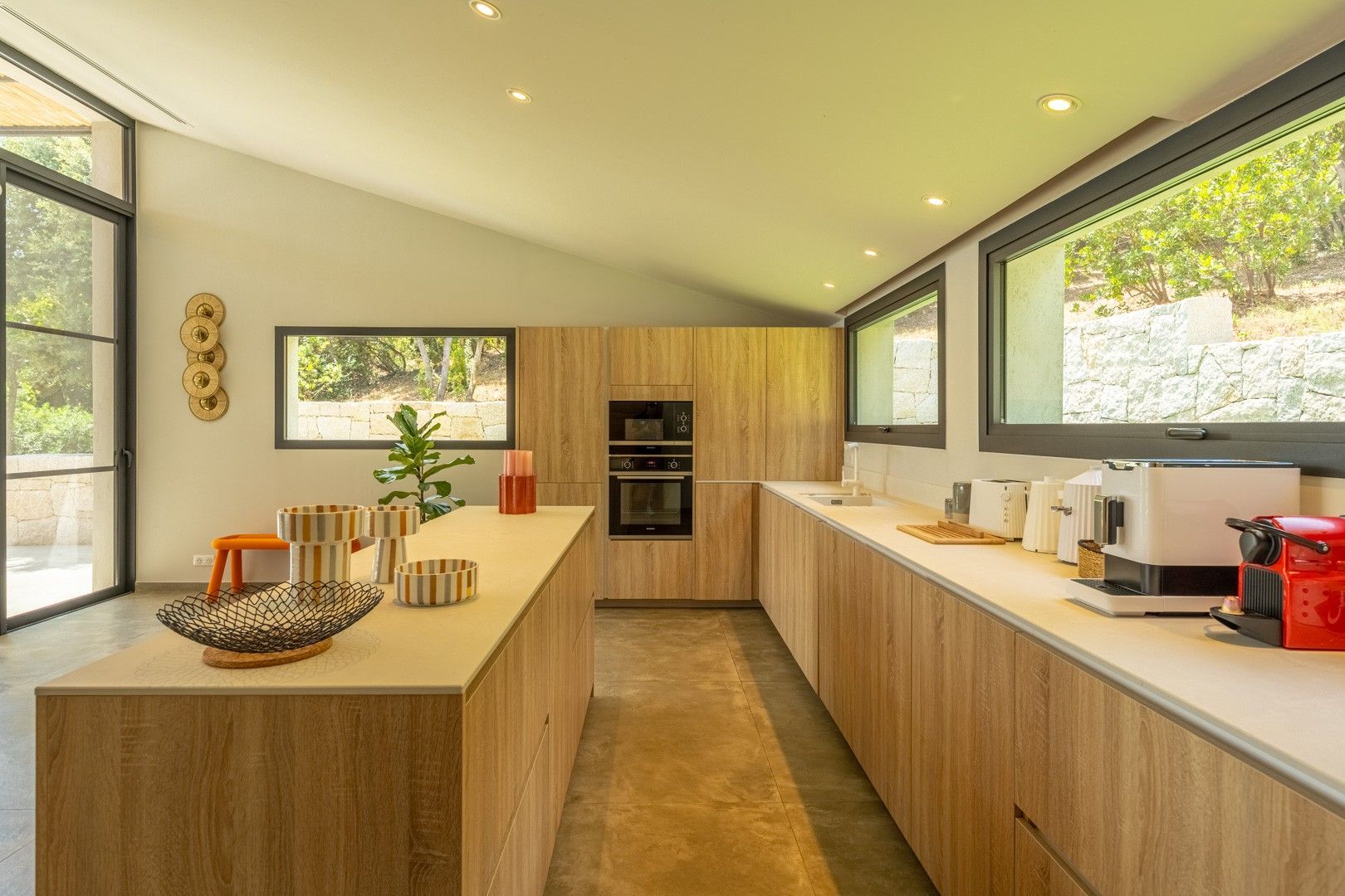 Location saisonnière Villa 5&nbsp;Pièces 280&nbsp;m² Sainte-Lucie De Porto-Vecchio