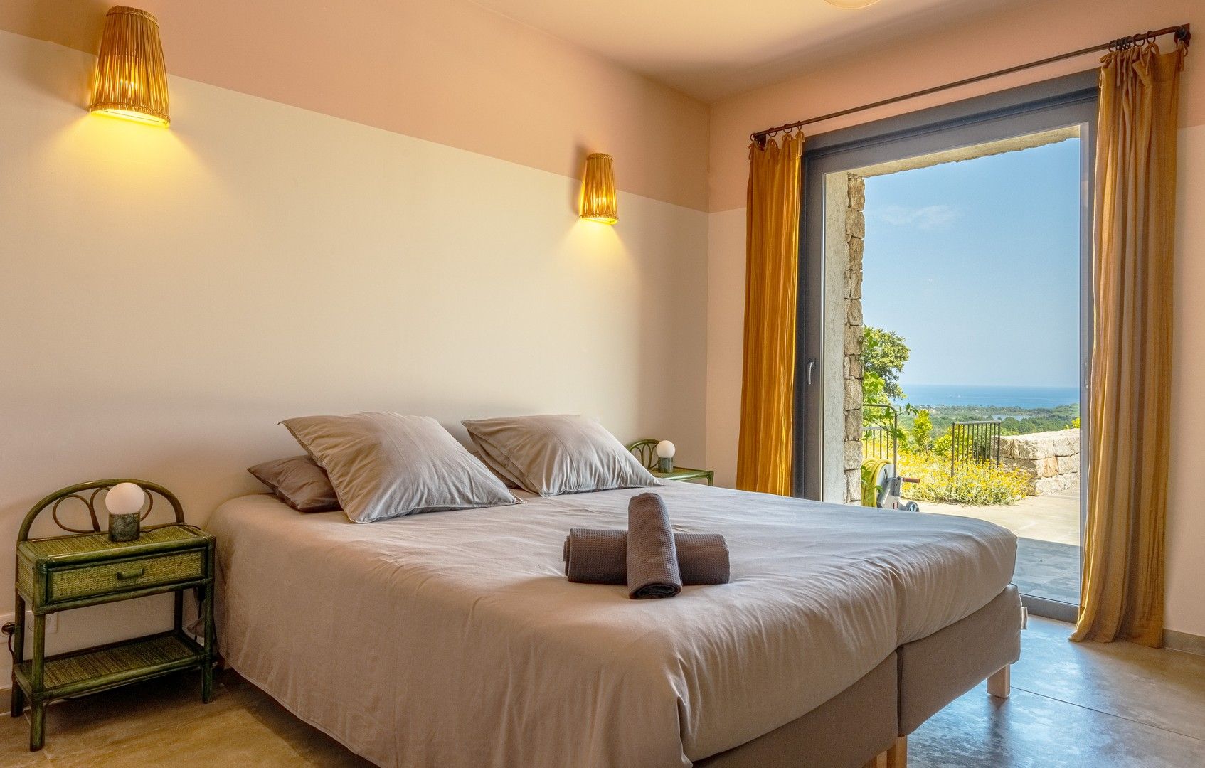 Location saisonnière Villa 5&nbsp;Pièces 280&nbsp;m² Sainte-Lucie De Porto-Vecchio