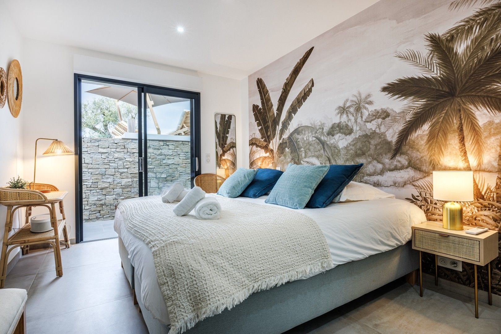 Seasonal rental Villa 6&nbsp;rooms 300&nbsp;m² Sainte-Lucie De Porto-Vecchio