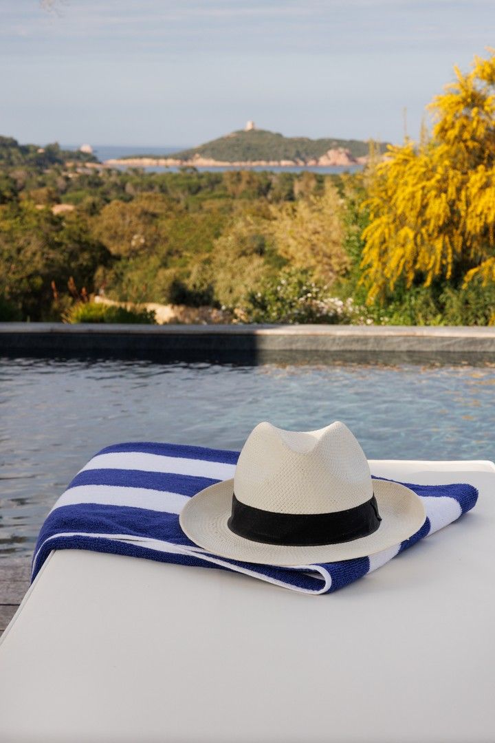 Seasonal rental Villa 6&nbsp;rooms 300&nbsp;m² Sainte-Lucie De Porto-Vecchio