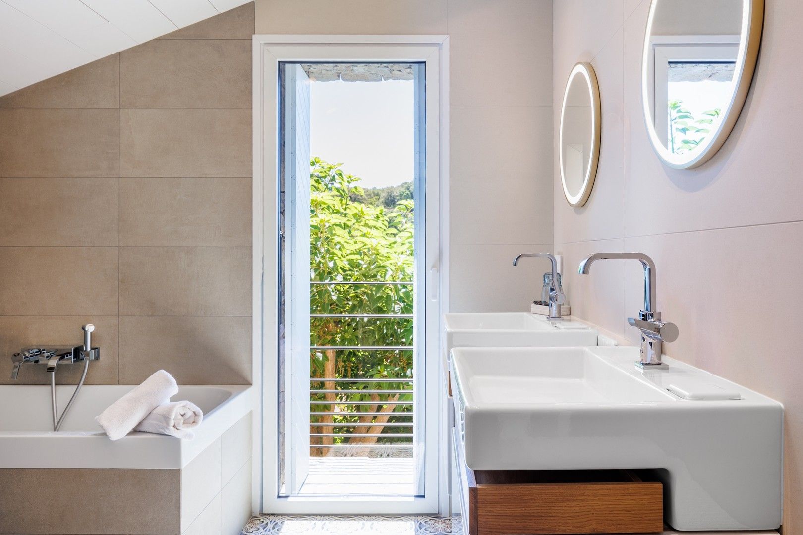 Location saisonnière Villa 8&nbsp;Pièces 295&nbsp;m² Lecci