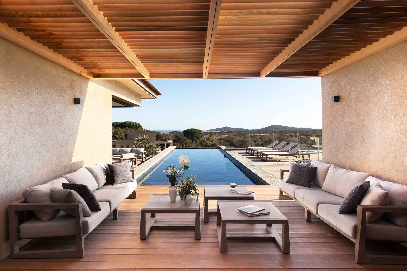 Location saisonnière Villa 6&nbsp;Pièces 350&nbsp;m² Sainte-Lucie De Porto-Vecchio
