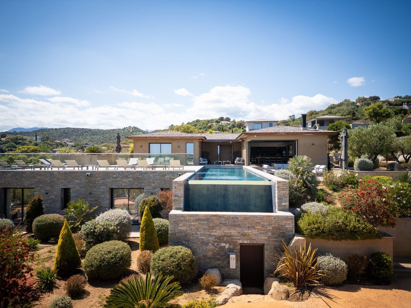Location saisonnière Villa 6&nbsp;Pièces 350&nbsp;m² Sainte-Lucie De Porto-Vecchio