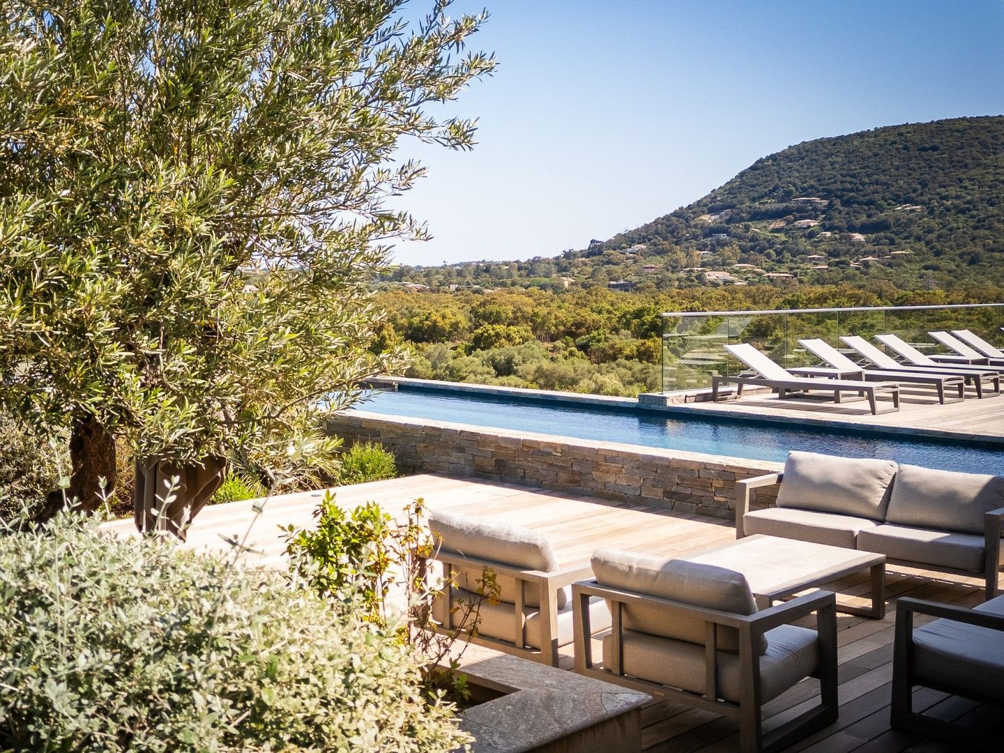Location saisonnière Villa 6&nbsp;Pièces 350&nbsp;m² Sainte-Lucie De Porto-Vecchio