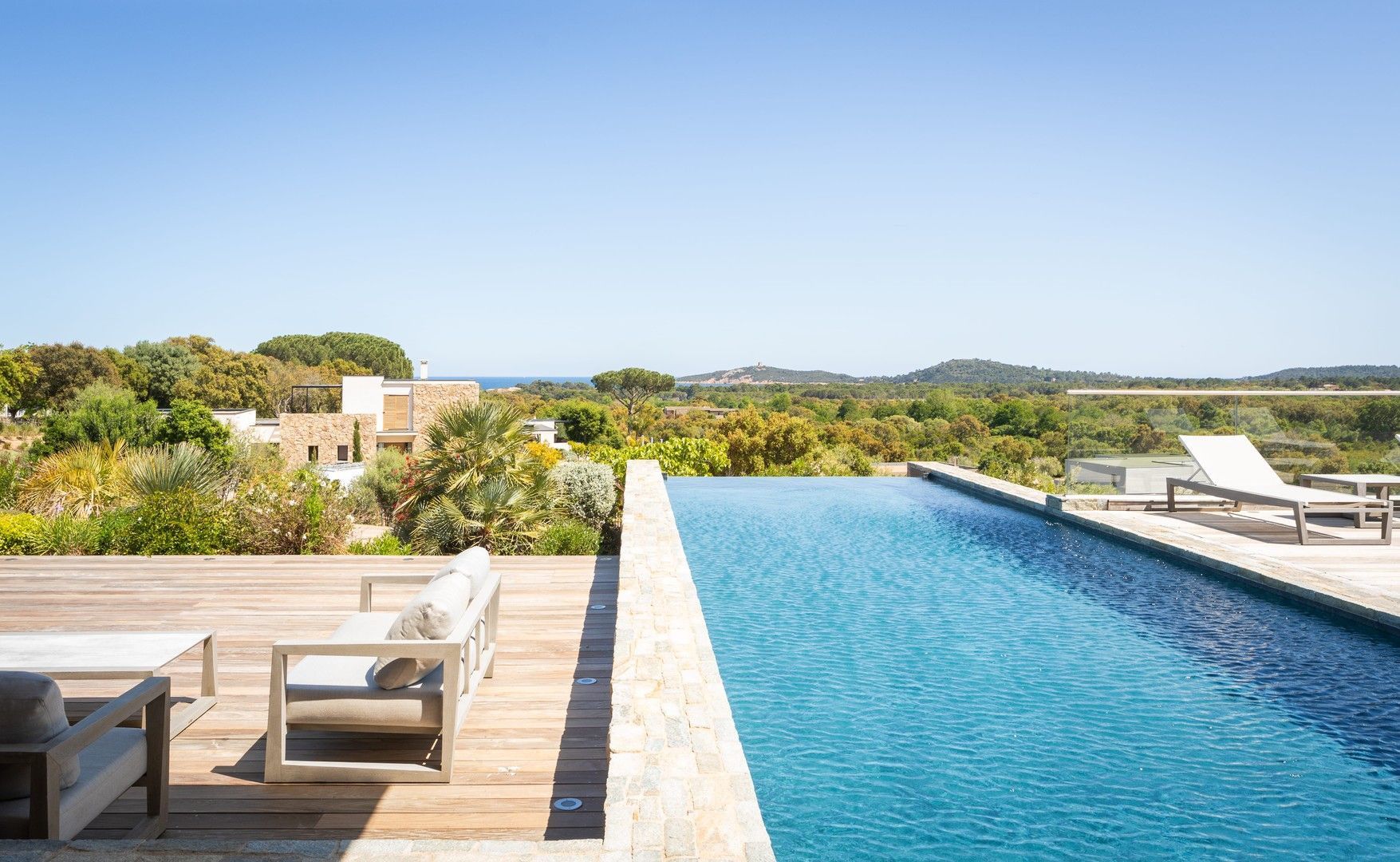 Location saisonnière Villa 6&nbsp;Pièces 350&nbsp;m² Sainte-Lucie De Porto-Vecchio