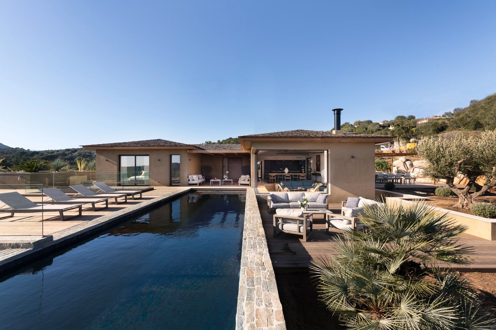 Location saisonnière Villa 6&nbsp;Pièces 350&nbsp;m² Sainte-Lucie De Porto-Vecchio