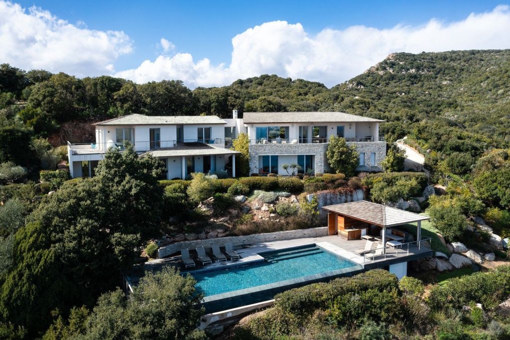 villa 8 Pièces en location saisonnière sur Porto-Vecchio (20137) - Plus de details