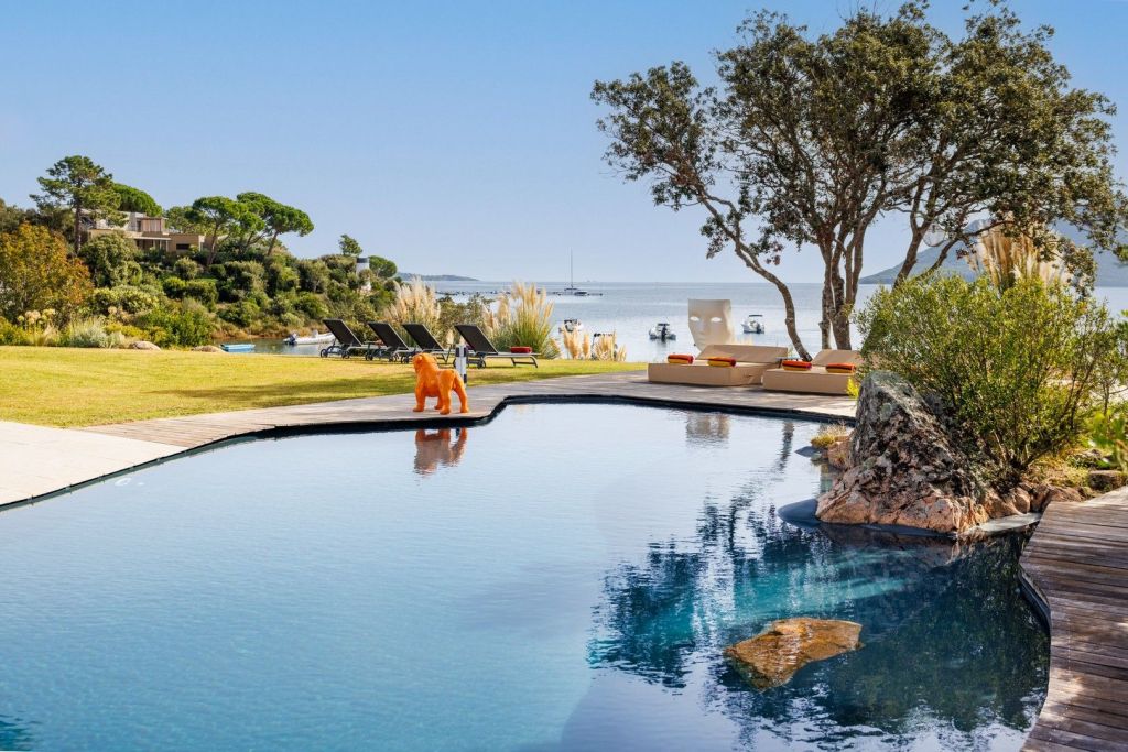 villa 8 Pièces en location saisonnière sur Porto-Vecchio (20137) - Plus de details