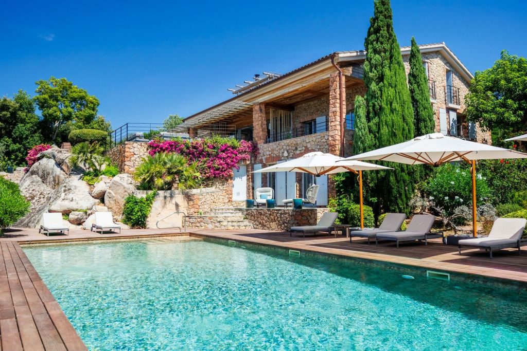 villa 8 Pièces en location saisonnière sur Lecci (20137) - Plus de details
